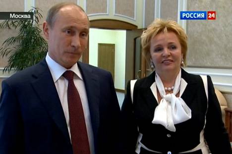 Vladimir Putin ja Ljudmila Putina kertoivat avioerostaan Rossija-kanavalla kesäkuussa 2013.