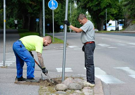 Espoo pystytti tienvarsille liikennemerkkejä, joita kukaan ei ymmärtänyt –  tiedätkö itse, mitä tämä merkki tarkoittaa? - Kaupunki 