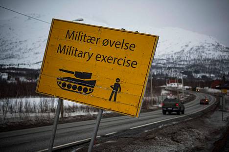 Pahaillaan Pohjois-Norjassa käynnissä olevaan Cold Response -sotaharjoitukseeen osallistuu 30 000 ihmistä. 