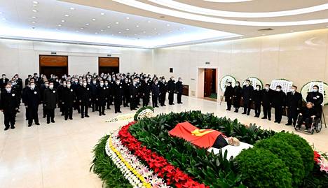 Kiinan johto jätti jäähyväiset maan entiselle presidentille Jiang Zeminille Pekingissä maanantaina.