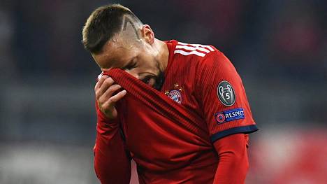 Bayern Münchenin Franck Ribery julkaisi videolla anteeksipyynnön – perusteli hyökkäystään tv-toimittajan kimppuun tunnekuohulla