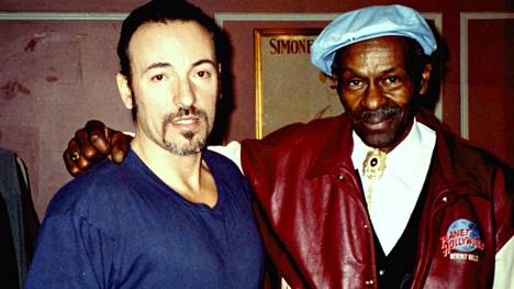 Bruce Springsteen on yksi Chuck Berryn (oik.) muistelijoista.