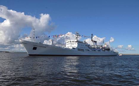 venäläinen valtamerentutkimusalus Admiral Vladimirsky kuvattuna vuonna 2020 Pietarissa Venäjällä.
