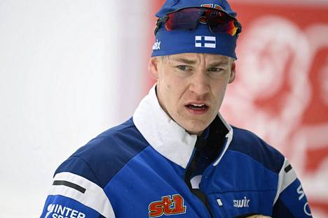 Nuorten MM-mitaleja kahminut Anttola hiihti keskiviikkona 15 kilometrillä (v) sijalle 24. Anttolaa pidetään Suomen mieshiihdon suurimpana lupauksena sitten Iivo Niskasen.