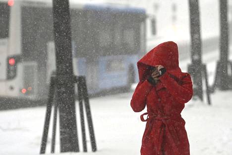 Helsingissä tuiskutti lunta helmikuussa 2022.