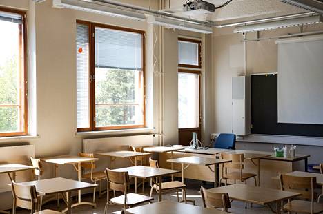 Luokkahuoneet tyhjenevät taas monessa koulussa opettajien lakon myötä. Kuva Meilahden yläasteelta keväältä 2021.