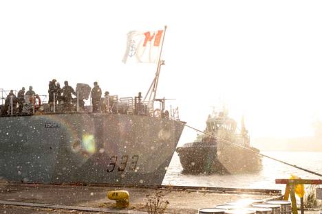 Naton fregatit vierailivat Turussa syksyllä 2020. Kuvassa etualalla kanadalainen HMCS Toronto.
