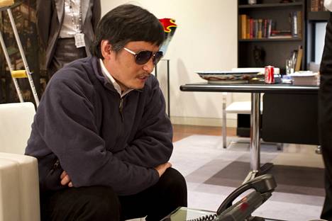 Chen Guangcheng on ulkomailla tunnetuin Kiinassa kotiarestissa ollut aktivisti. Hän oli sokea, itseoppinut köyhien asianajaja, joka pakeni kotiarestista Yhdysvaltain lähetystöön vuonna 2012. Hän asuu nyt Yhdysvalloissa. 