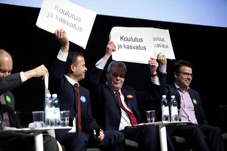Sampo Terho, Petteri Orpo, Antti Rinne ja Ville Niinistö osallistuivat tenttiin Educa-messuilla.
