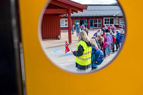 Suomi avaa koulut pari viikkoa Norjan jälkeen – Norjalainen lastenlääkäri  kertoo HS:lle, mitä Suomi voi oppia Norjan kokemuksista - Ulkomaat 