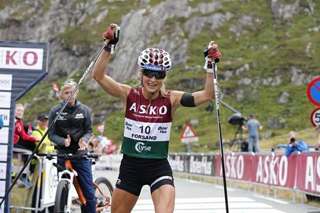 Therese Johaug tuuletti Lysebotn Opp -kilpailun voittoa monena vuotena, tässä vuonna 2018.