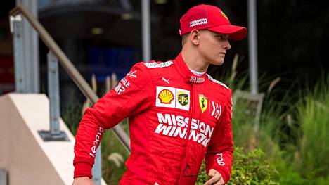 Entinen Ferrari-pomo vähättelee kohua Michael Schumacherin pojan Mick Schumacherin ajotaidoista