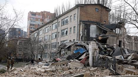 Venäjän ohjusiskun tuhoja Ukrainan pääkaupungissa Kiovassa maaliskuussa.