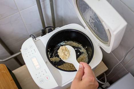 In Beijing correspondent Mari Manninen's home, the rice cooker is also an oatmeal cooker. 