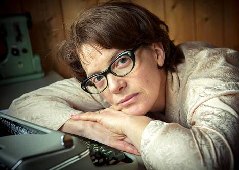 Kirjailija Kerstin Thorvallia esittää ruotsalaisessa tv-sarjassa Cilla Thorell.