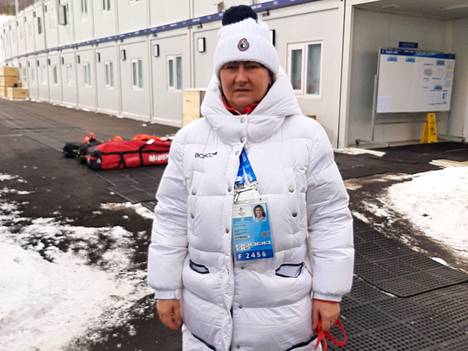 Jelena Välbe ja Venäjän hiihtäjät olivat mukana vielä Pekingin olympialaisissa viime vuoden helmikuussa. 