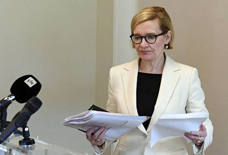 Eduskunnan puhemies Paula Risikko julkisti sukupuolten tasa-arvon toteutumista eduskunnassa selvittäneen tutkimuksen tulokset Helsingissä keskiviikkona.