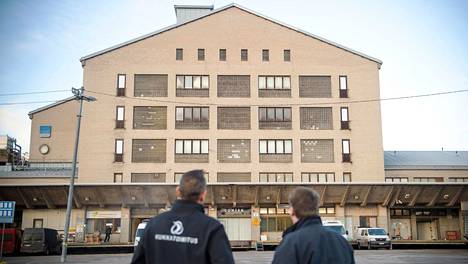 Yksi Helsingin ruokahuollon kulmakivistä lepää 70-vuotiaan pakastamon varassa – vaarallista ainetta sisältävän rakennuksen korvaamisesta ei vielä ole saatu sopua