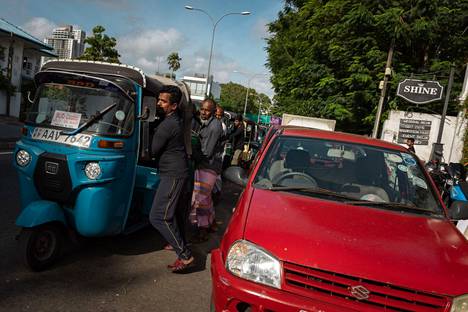 Talouskriisi ajoi Sri Lankan tilanteeseen, jossa polttoaine oli maasta likipitäen loppu.