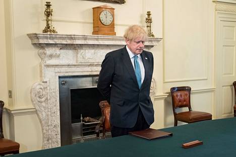 Pääministeri Boris Johnson jäi tällä kertaa kiinni luvattomista yllätysjuhlista, joihin hän osallistui kansliansa mukaan ”alle kymmenen minuuttia”.