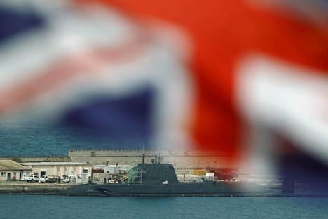 Britannian merivoimien ydinsukellusvene HMS Ambsuh Gibraltarilla 2016.