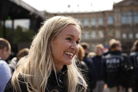 Aura Salla kampanjoi ennen eurovaaleja keväällä 2019.