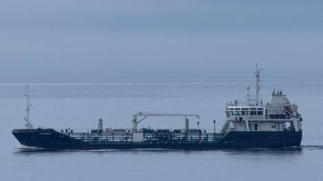 Venäläinen tankkeri kuljetti öljyä Suomenlahden pohjukasta maan sisäisenä kuljetuksena Kaliningradiin 17. huhtikuuta.