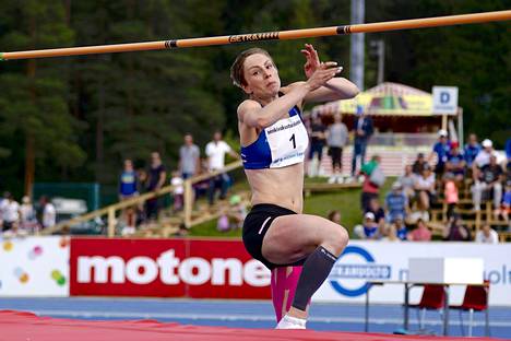 Suomen joukkue yleisurheilun MM-kisoihin täydentyi korkeushyppääjä Linda  Sandblomilla – ”Minulla ei ole mitään hävittävää” - Urheilu 