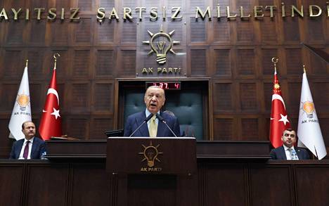 Turkin presidentti Recep Tayyip Erdoğan puhui Turkin kansalliskokouksen istunnossa 1. kesäkuuta. 