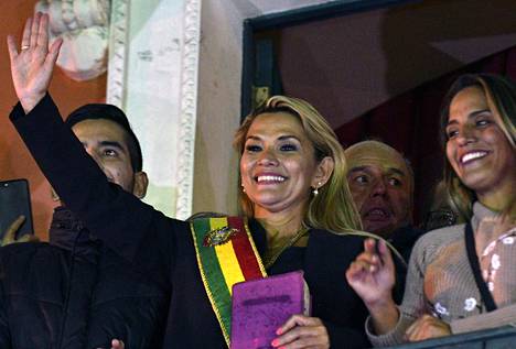 Boliviaa hallitsee parhaillaan Jeanine Áñez Chávezin johtama väliaikainen hallitus.