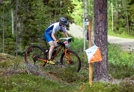 Suomen Marika Hara voitti kultaa pyöräsuunnistuksen MM-kilpailujen naisten sprintissä Kuortaneella sunnuntaina 13. kesäkuuta 2021. Seuraavana päivänä Hara oli keskimatkalla Alajärvellä kolmas.