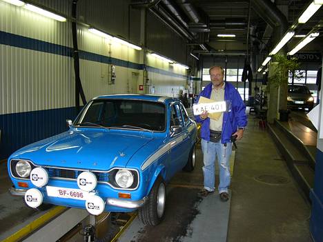 Esko Yliruusi on keräillyt vanhoja Ford-autoja 30 vuoden ajan.