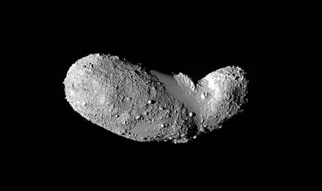 Japanilainen luotain toi asteroidi Itokawalta näytteen, josta löytyi vesimolekyylejä.