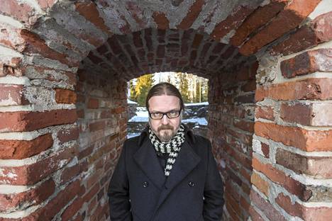Kirjailija Marko Hautala on ollut mukana tekemässä kauhukirjoitusopasta.