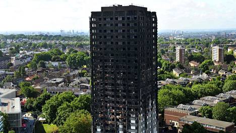 Tuore raportti: Palokunnan toimissa pahoja puutteita kymmeniä tappaneessa tornitulipalossa Lontoossa