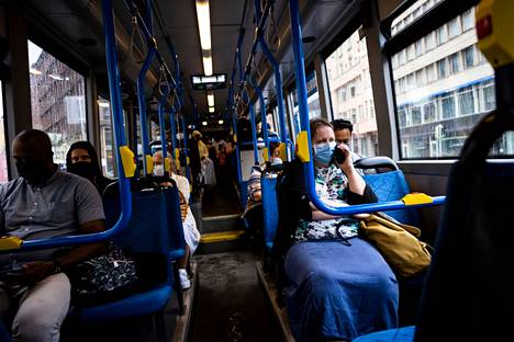 Helsingin seudun liikenne järjesti viime kesänä metroliikennettä korvaavia busseja Helsingin Rautatientorilta Itäkeskukseen.