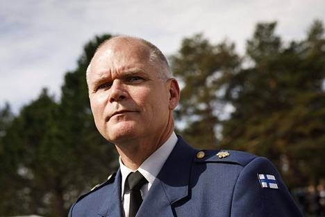 Puolustusvoimien entinen komentaja Jarmo Lindberg.