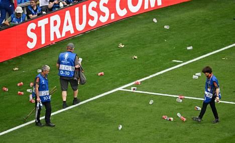 The field staff had enough to clean up in the Slovenia-Serbia match.