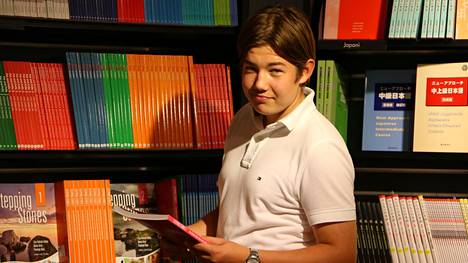 Niklas Simonen 16, ei vielä keväällä yhteishaun aikaan pohtinut lukion kustannuksia. "Kirjojen hinta ei yllättänyt vaan se, kuinka paljon niitä pitää ostaa."