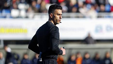 Mohammad Al-Emara has been chosen as Veikkausliiga referee of the year for the fifth time.  The match in the picture is not related to the case mentioned in the text.