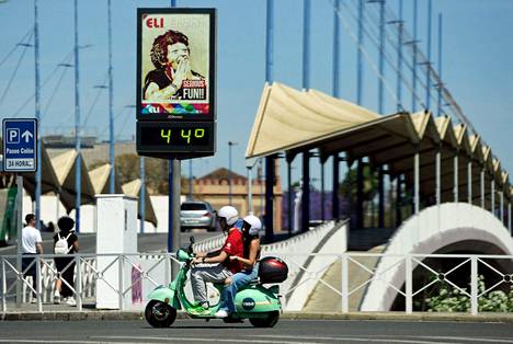 Espanjan Sevillassa lämpömittari näytti yli 40 asteen lukemia huhtikuussa. 