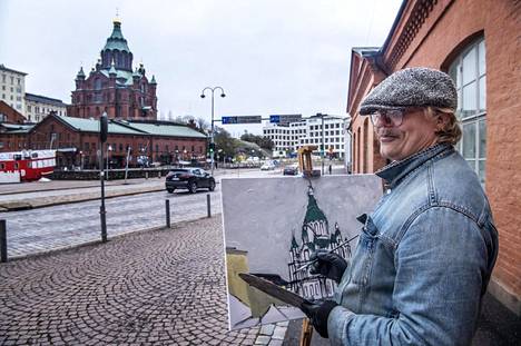 Anssi Miettinen haluaa  unohtaa menneet, sillä elämä  on hyvää juuri tässä ja juuri nyt.  Kesän hän aikoo viettää  maalaten Helsingin  nähtävyyksiä.