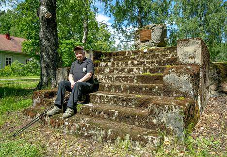Rautjärven suojeluskuntatalo tuhoutui heinäkuussa 1941 jatkosodan alettua. Vain kiviset rappuset jäivät jäljelle.