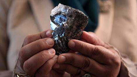Botswana | Botswanasta löytyi jälleen jättimäinen timantti: arvioidaan olevan maailman kolmanneksi suurin