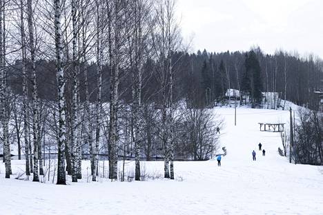 There were a lot of skiers at Hakunila Sports Park on Sunday.