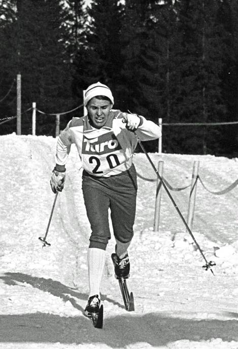 Marjatta Kajosmaa voitti — ensi kertaa tällä kaudella — Neuvostoliiton huippuvahvan Galina Kulakovan. Tämä tapahtui Puijon ladulla.