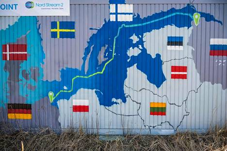 Nord Stream 2 -kaasuputken reitti maalattuna kuljetuskonttiin Saksan Lubminissa.