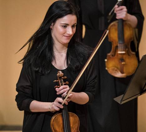 Olga Volkova soitti Sibeliuksen viulukonserton solistina.