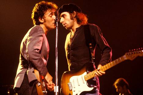 Bruce Springsteen, Steven Van Zandt ja muu E-Street Band esiintyivät New Yorkin Madison Square Gardenissa vuonna 1979.