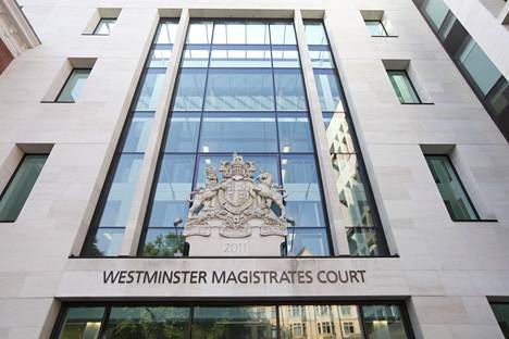 Ulkokuva Westminster Magistrates Courtin pääsisäänkäynnistä.